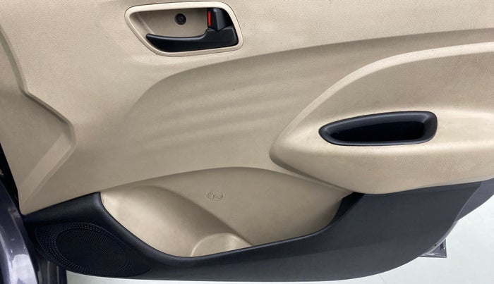 2019 Hyundai NEW SANTRO ERA 1.1, Petrol, Manual, 45,889 km, Driver Side Door Panels Control
