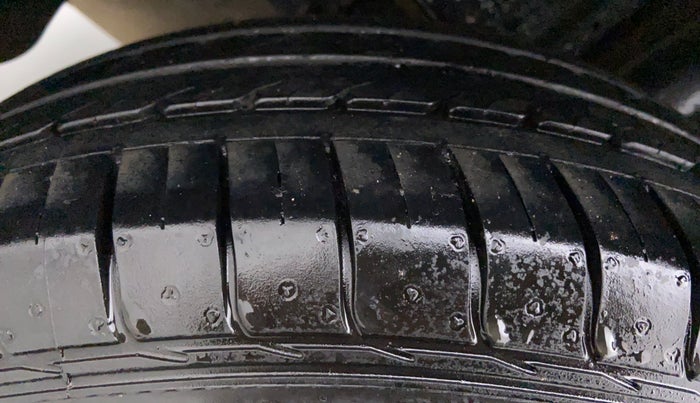 2016 Hyundai Elite i20 SPORTZ 1.2, Petrol, Manual, 38,999 km, Right Rear Tyre Tread