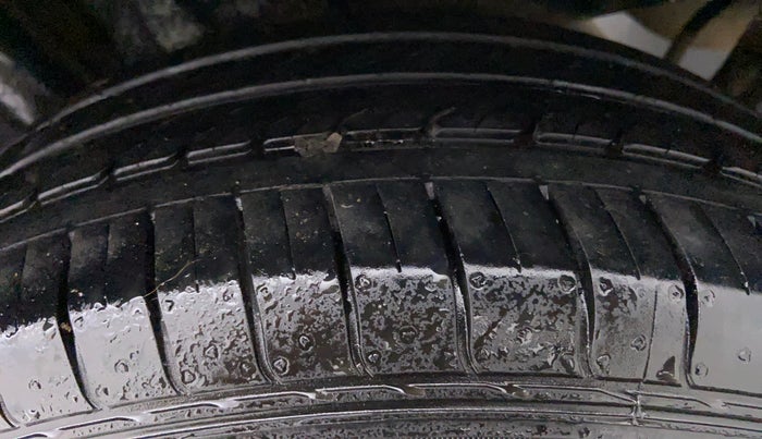 2016 Hyundai Elite i20 SPORTZ 1.2, Petrol, Manual, 38,999 km, Left Rear Tyre Tread