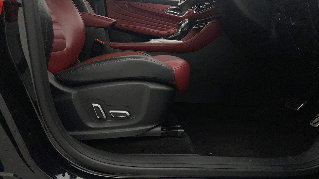 2020 MG HS Essence Anfield Edition, Automatic, 97798 km, Drivers Side Adjustment Panel