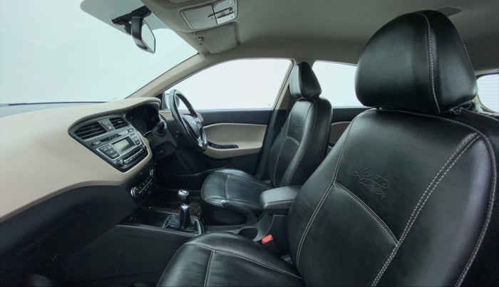 2014 Hyundai Elite i20 SPORTZ 1.2, Petrol, Manual, 33,298 km, Right Side Front Door Cabin