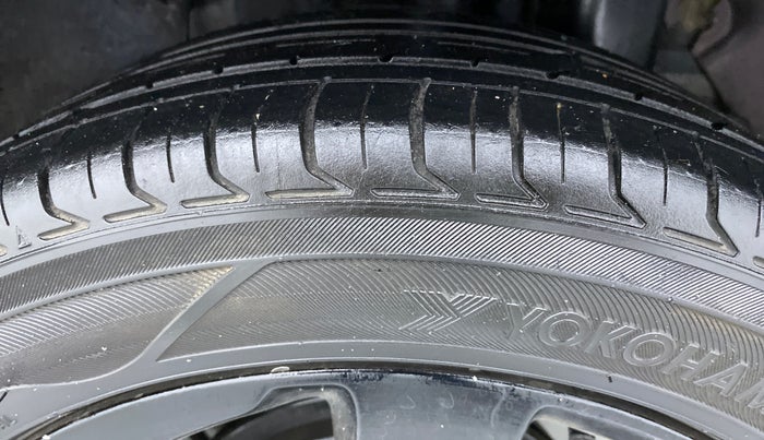 2015 Hyundai Elite i20 ASTA 1.2, Petrol, Manual, 1,06,320 km, Left Rear Tyre Tread