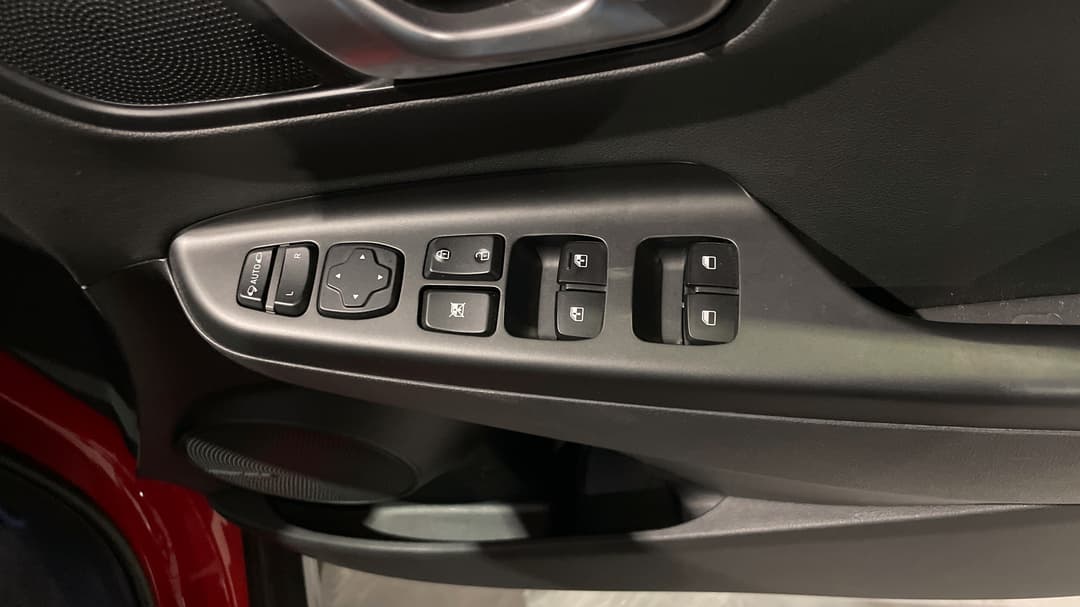 2022 Hyundai Kona Highlander Elec Ttr Ext Range, Automatic, 48712 km, Drivers Side Door Panel Controls