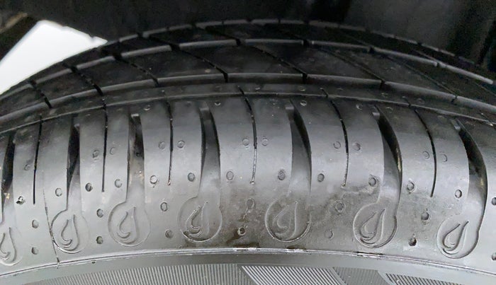 2021 Datsun Redi Go T (O), Petrol, Manual, 144 km, Left Rear Tyre Tread