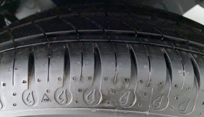 2021 Datsun Redi Go T (O), Petrol, Manual, 144 km, Left Front Tyre Tread