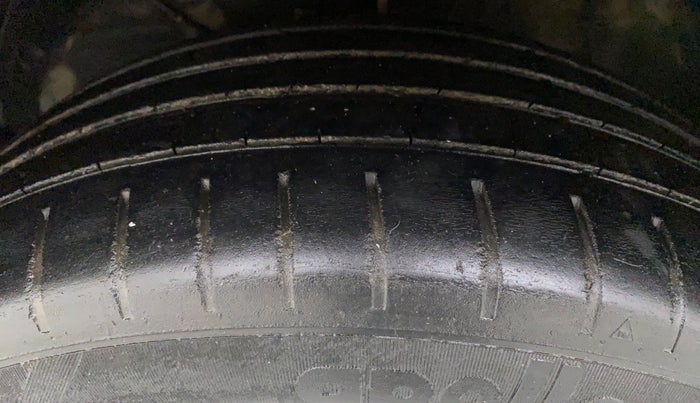 2017 Maruti Baleno ZETA 1.2 K12, Petrol, Manual, 42,479 km, Left Front Tyre Tread