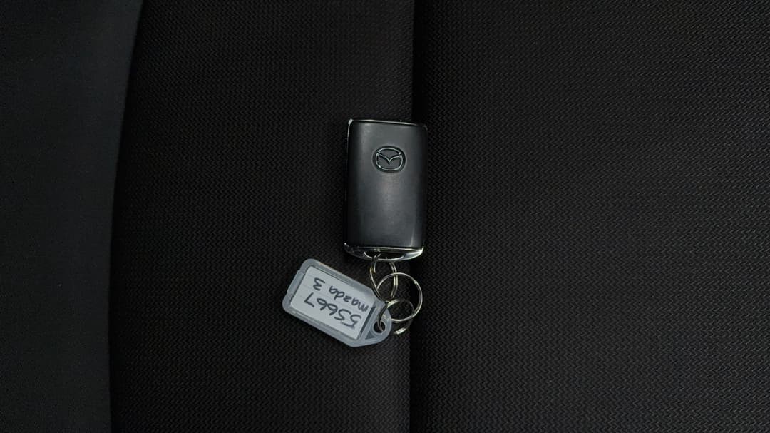 2025 Mazda 3 G20 Pure, Automatic, 25080 km, Key Close-up