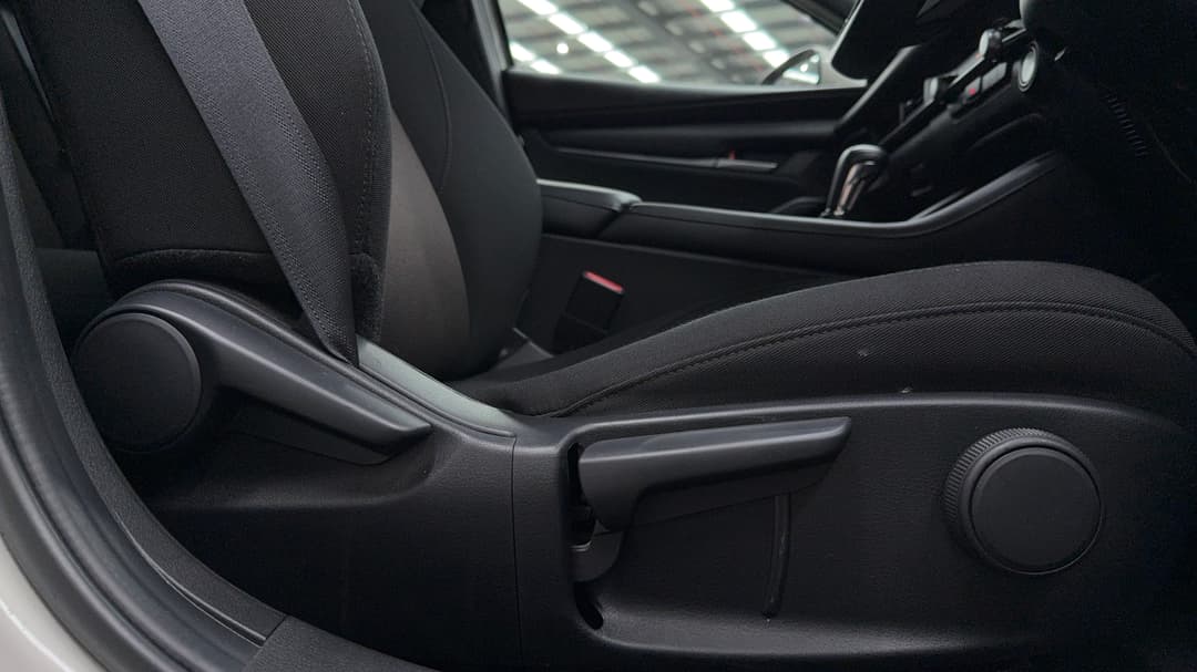 2025 Mazda 3 G20 Pure, Automatic, 25080 km, Drivers Side Adjustment Panel