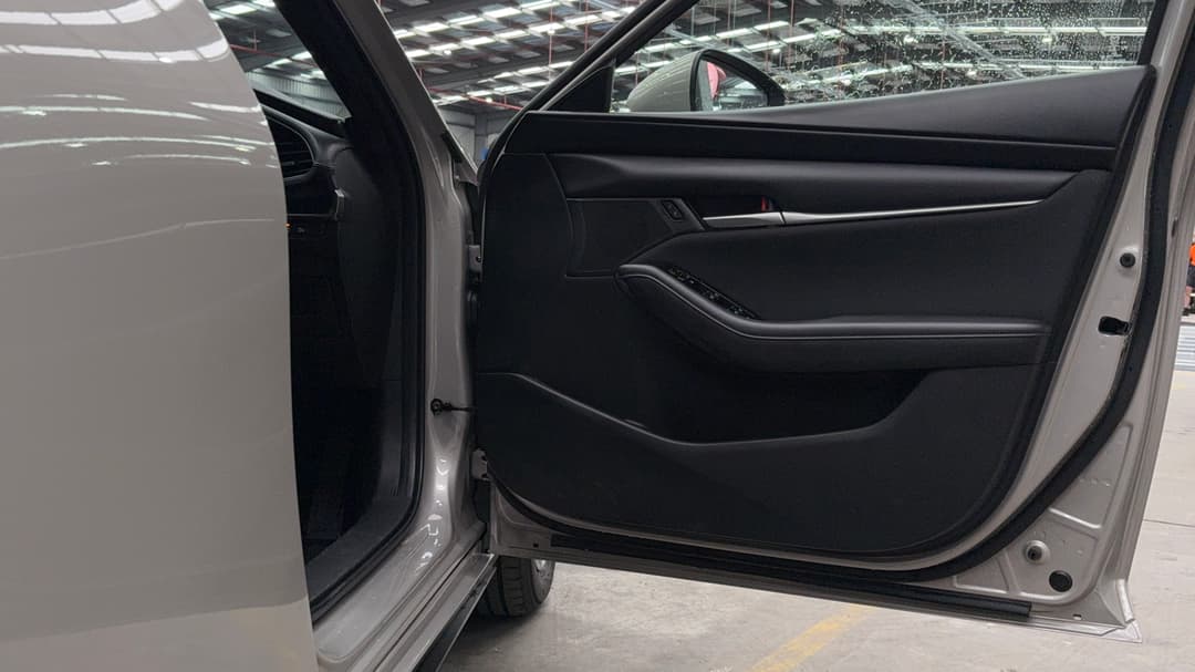 2025 Mazda 3 G20 Pure, Automatic, 25080 km, Speaker View
