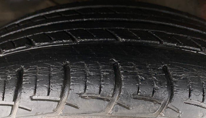 2016 Maruti Baleno DELTA 1.2 K12, Petrol, Manual, 44,652 km, Left Front Tyre Tread