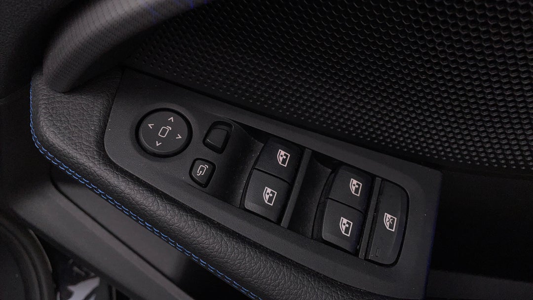 2021 BMW 1 18i M Sport, Automatic, 59213 km, Drivers Side Door Panel Controls