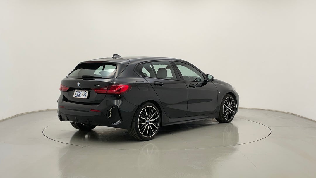 2021 BMW 1 18i M Sport, Automatic, 59213 km, Right Back Diagonal (45- Degree) View