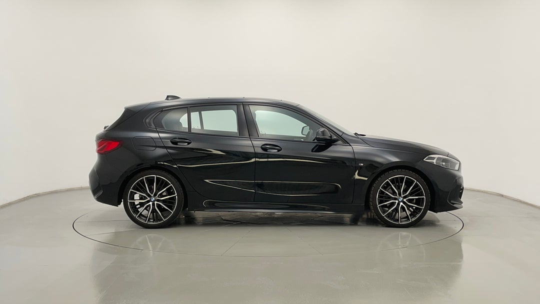 2021 BMW 1 18i M Sport, Automatic, 59213 km, Right Side View