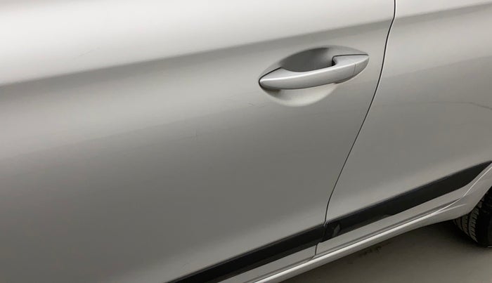 2016 Hyundai Elite i20 SPORTZ 1.2, Petrol, Manual, 29,872 km, Front passenger door - Paint has faded