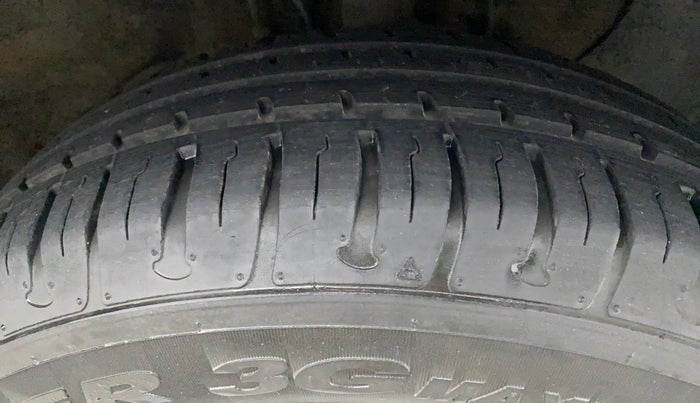 2016 Hyundai Elite i20 SPORTZ 1.2, Petrol, Manual, 29,872 km, Right Front Tyre Tread