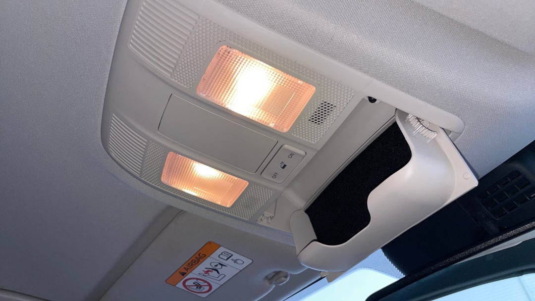 On-Roof Controls/Sunglass holder