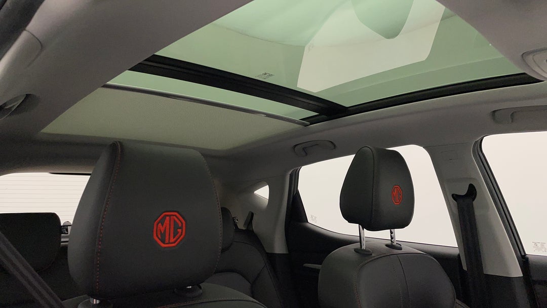 Interior Sunroof/Moonroof