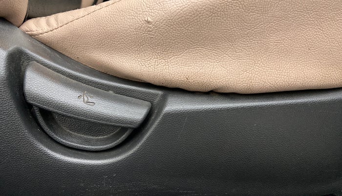 2018 Hyundai Xcent E PLUS, CNG, Manual, 46,244 km, Driver Side Adjustment Panel