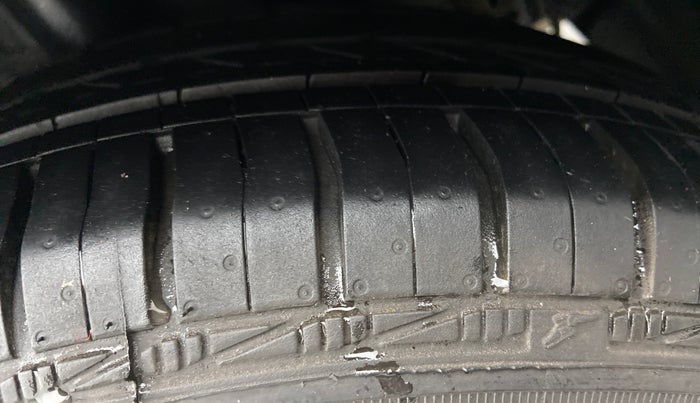 2018 Hyundai Xcent E PLUS, CNG, Manual, 46,244 km, Left Rear Tyre Tread