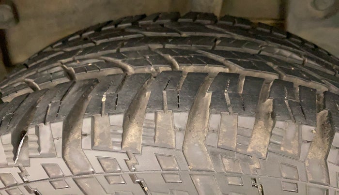 2014 Nissan Terrano XL (D), Diesel, Manual, 92,551 km, Left Rear Tyre Tread