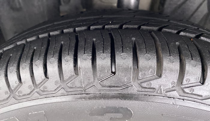 2018 Datsun Redi Go S, Petrol, Manual, 78,053 km, Left Front Tyre Tread