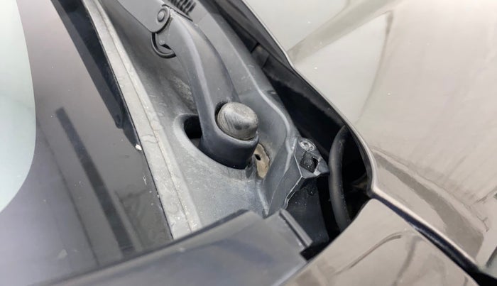 2018 Honda WR-V 1.5L I-DTEC VX MT, Diesel, Manual, 75,097 km, Bonnet (hood) - Cowl vent panel has minor damage