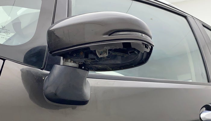 2018 Honda WR-V 1.5L I-DTEC VX MT, Diesel, Manual, 75,097 km, Left rear-view mirror - Cover has minor damage