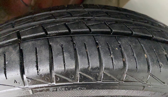 2021 Maruti S PRESSO LXI CNG, CNG, Manual, 15,286 km, Left Rear Tyre Tread