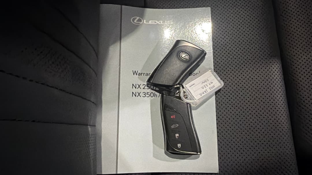 2023 Lexus Nx250 2WD, Automatic, 31807 km, Key Close-up