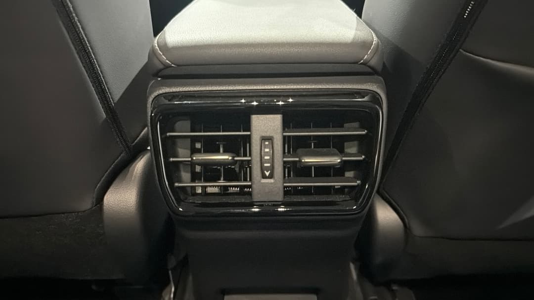 2023 Lexus Nx250 2WD, Automatic, 31807 km, Rear A/C Vent