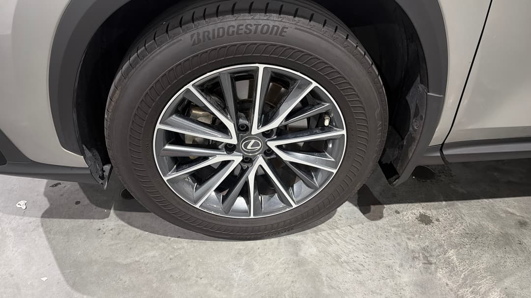 2023 Lexus Nx250 2WD, Automatic, 31807 km, Left Front Wheel