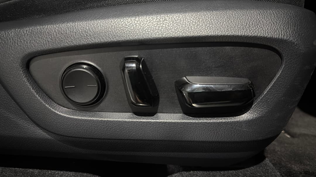 2023 Lexus Nx250 2WD, Automatic, 31807 km, Drivers Side Adjustment Panel