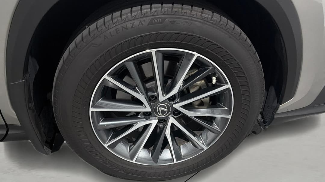 2023 Lexus Nx250 2WD, Automatic, 31807 km, Right Front Wheel