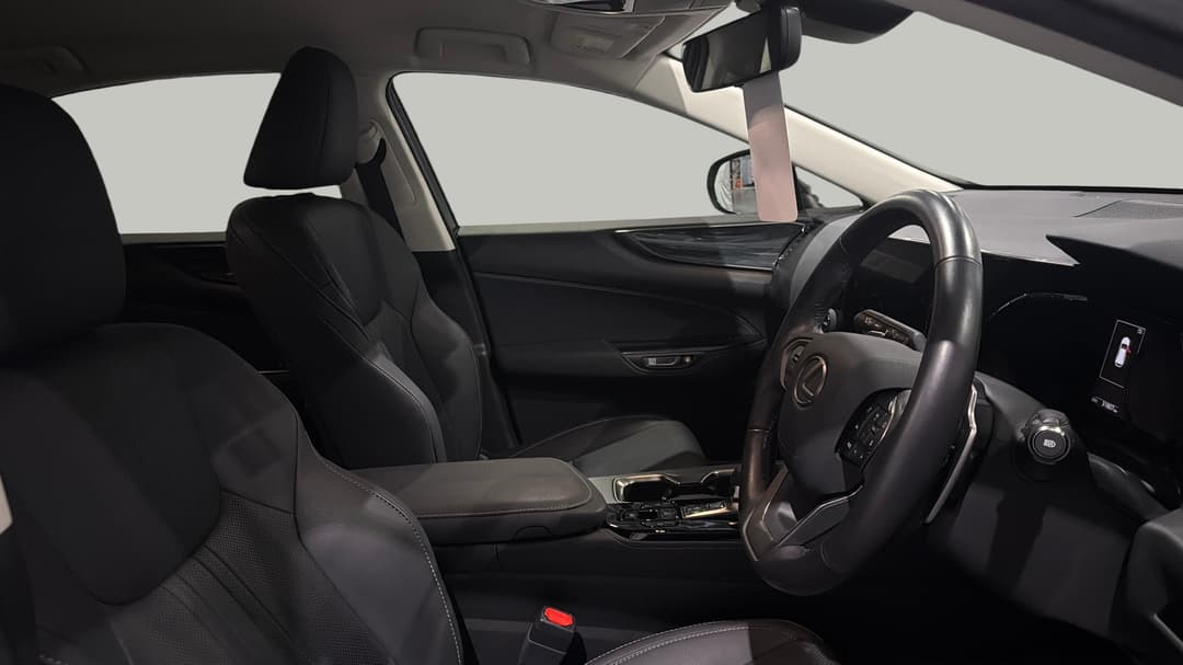 2023 Lexus Nx250 2WD, Automatic, 31807 km, Right Side Front Door Cabin View