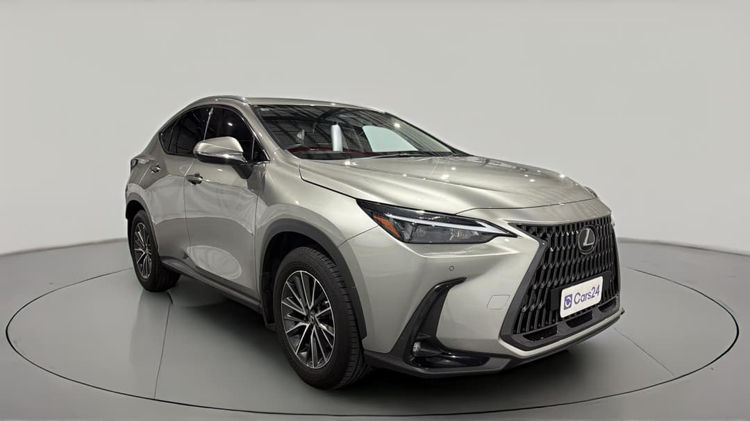 2023 Lexus Nx250 2WD, Automatic, 31807 km, Right Front Diagonal (45- Degree) View