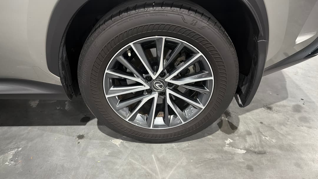 2023 Lexus Nx250 2WD, Automatic, 31807 km, Left Rear Wheel