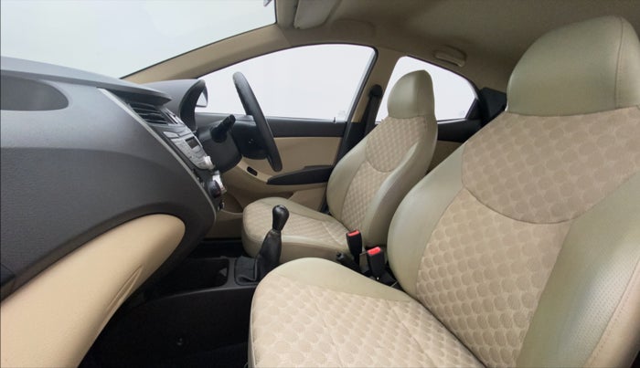 2017 Hyundai Eon MAGNA +, Petrol, Manual, 17,964 km, Right Side Front Door Cabin