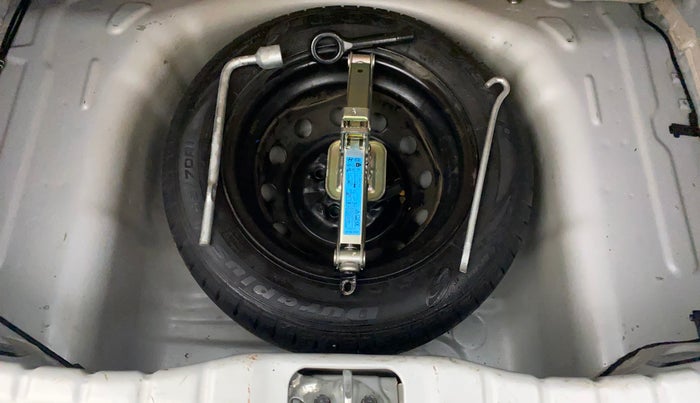 2017 Hyundai Eon MAGNA +, Petrol, Manual, 17,964 km, Spare Tyre