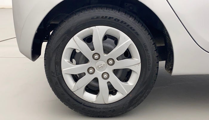 2017 Hyundai Eon MAGNA +, Petrol, Manual, 17,964 km, Right Rear Wheel