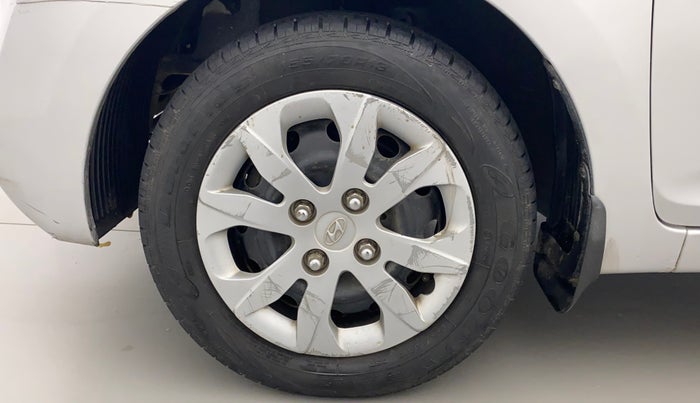 2017 Hyundai Eon MAGNA +, Petrol, Manual, 17,964 km, Left Front Wheel