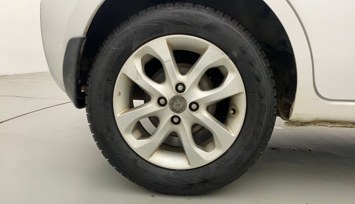 2013 Nissan Micra XV CVT, CNG, Automatic, 50,591 km, Right Rear Wheel