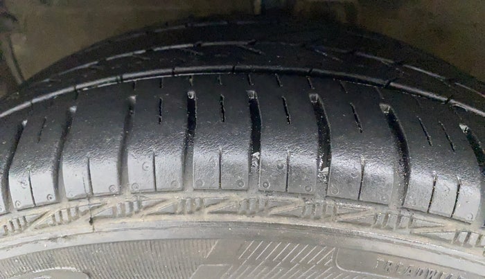 2016 Maruti Celerio VXI AMT, Petrol, Automatic, 46,876 km, Left Front Tyre Tread