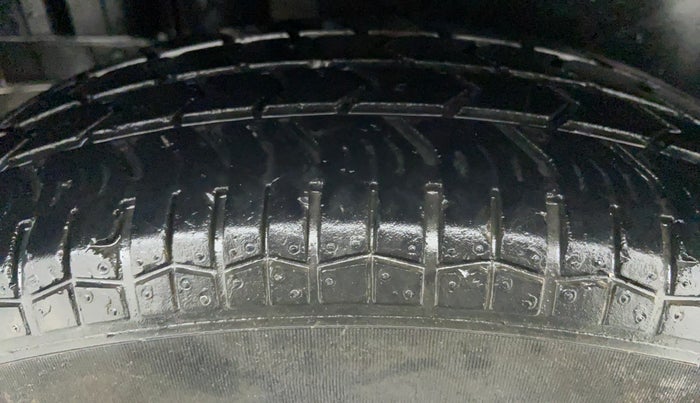 2014 Maruti Swift VDI ABS, Diesel, Manual, 36,011 km, Right Rear Tyre Tread