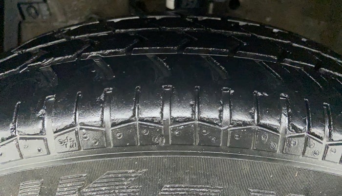 2014 Maruti Swift VDI ABS, Diesel, Manual, 36,011 km, Left Front Tyre Tread