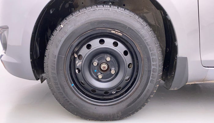 2013 Maruti Swift VXI D, Petrol, Manual, 89,474 km, Left Front Wheel