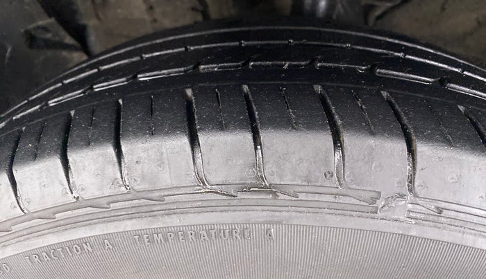 2019 KIA SELTOS HTX 1.5 DIESEL, Diesel, Manual, 24,971 km, Left Front Tyre Tread