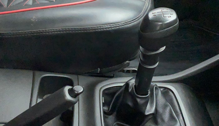 2019 Renault TRIBER RXL MT, CNG, Manual, 65,561 km, Gear Lever