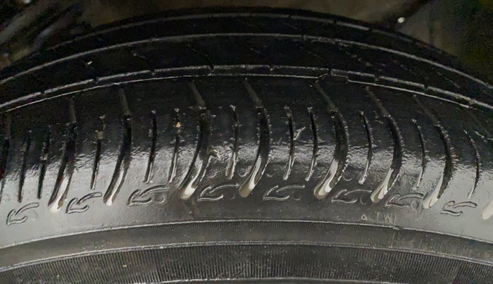 2020 Maruti S PRESSO VXI CNG, CNG, Manual, 44,144 km, Left Front Tyre Tread