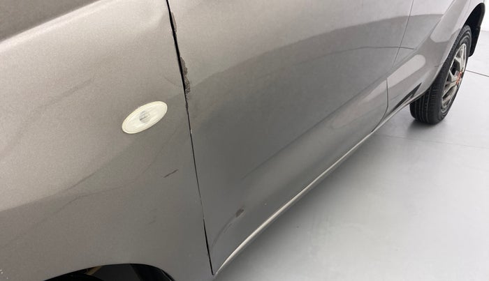 2017 Datsun Redi Go T (O), Petrol, Manual, 1,00,064 km, Front passenger door - Slightly dented