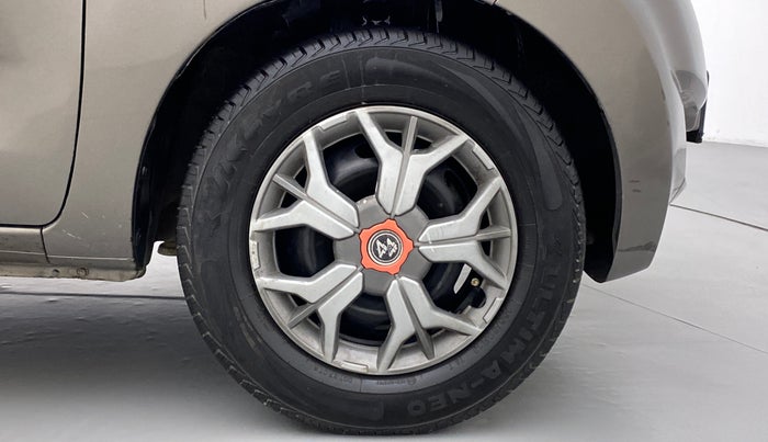 2017 Datsun Redi Go T (O), Petrol, Manual, 1,00,064 km, Right Front Wheel